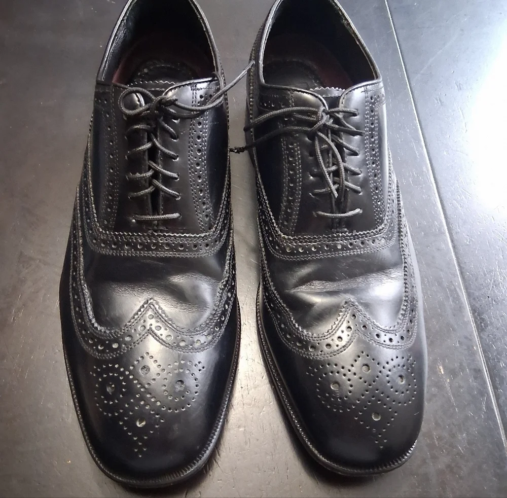 Florsheim Men's Lexington Black Oxford Wingtip Shoe  Size 10